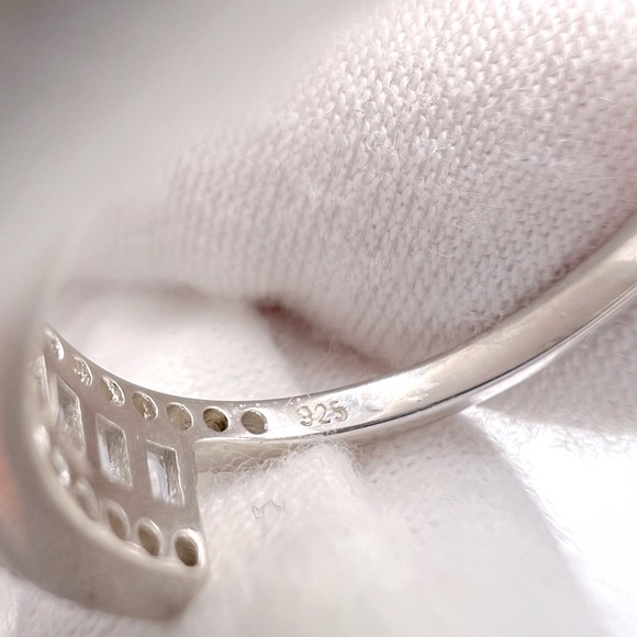 Clearance $16 Firm! Baguette & Round Cz Sterling Silver Ring - Picture 7 of 11
